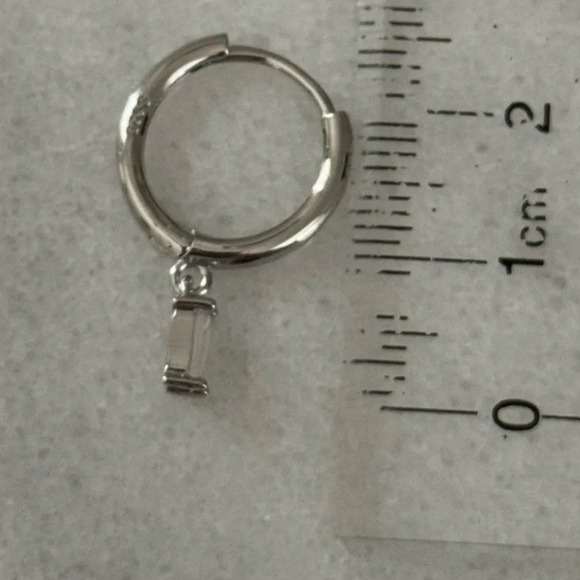 Sterling Silver Crystal Princess Hoop Earrings Brand New - Picture 3 of 3